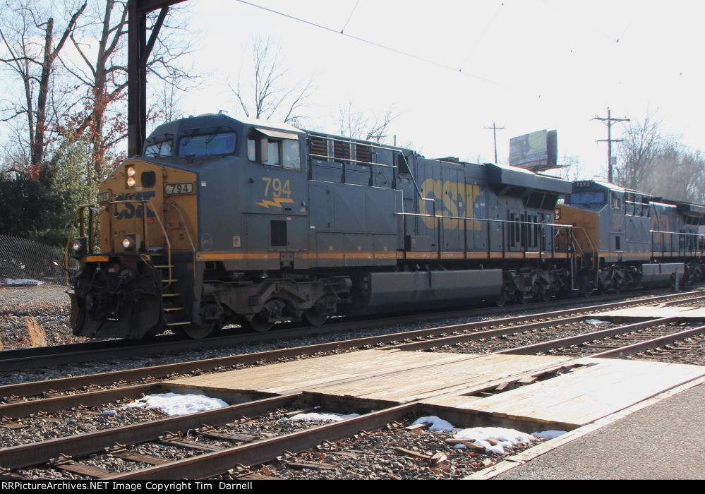 CSX 794 leads I032